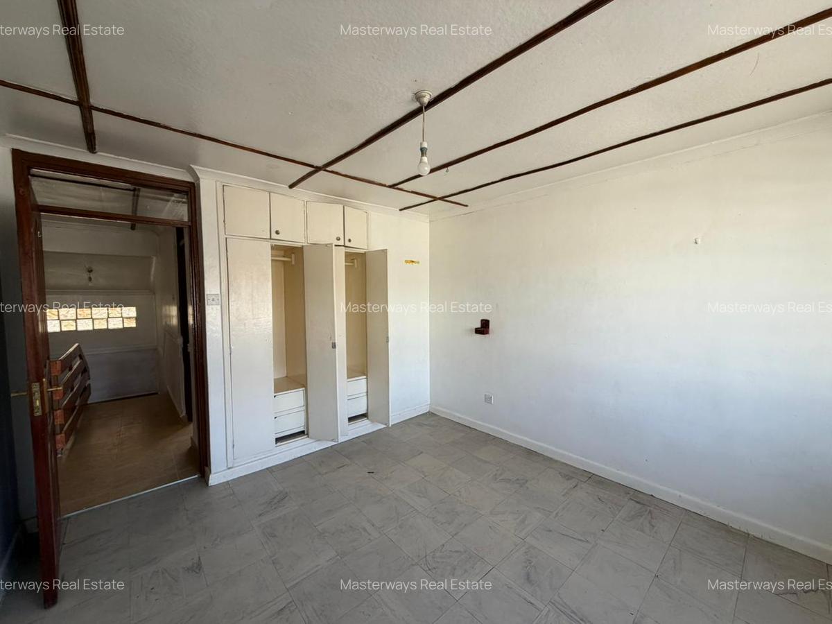 4 Bed Townhouse with En Suite in South C - 12