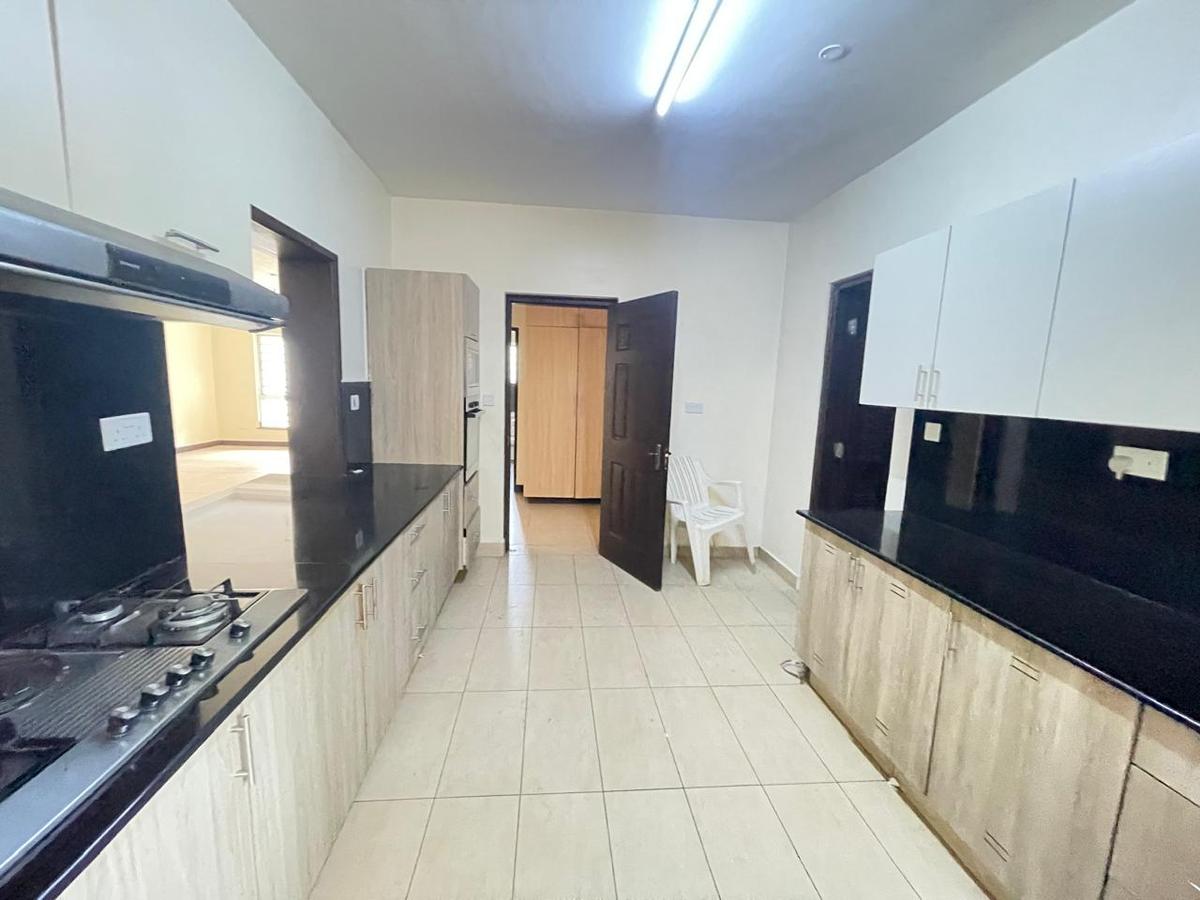 3 Bed Apartment with En Suite in Kilimani - 5