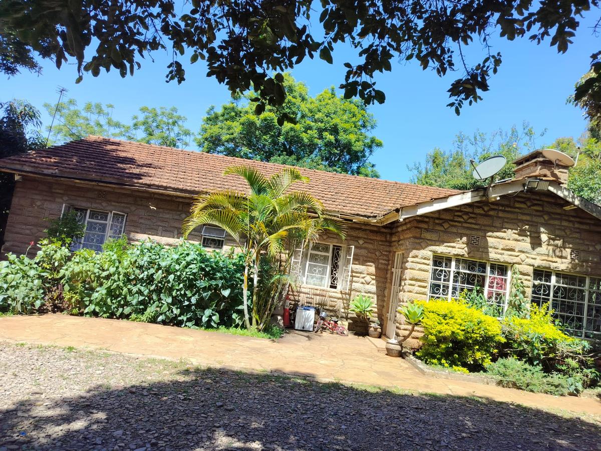 3 bed house with staff quarters at off dagorethi road