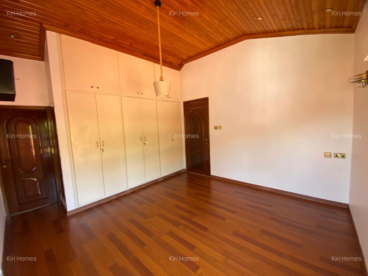 7 Bed Townhouse with En Suite in Gigiri - 17