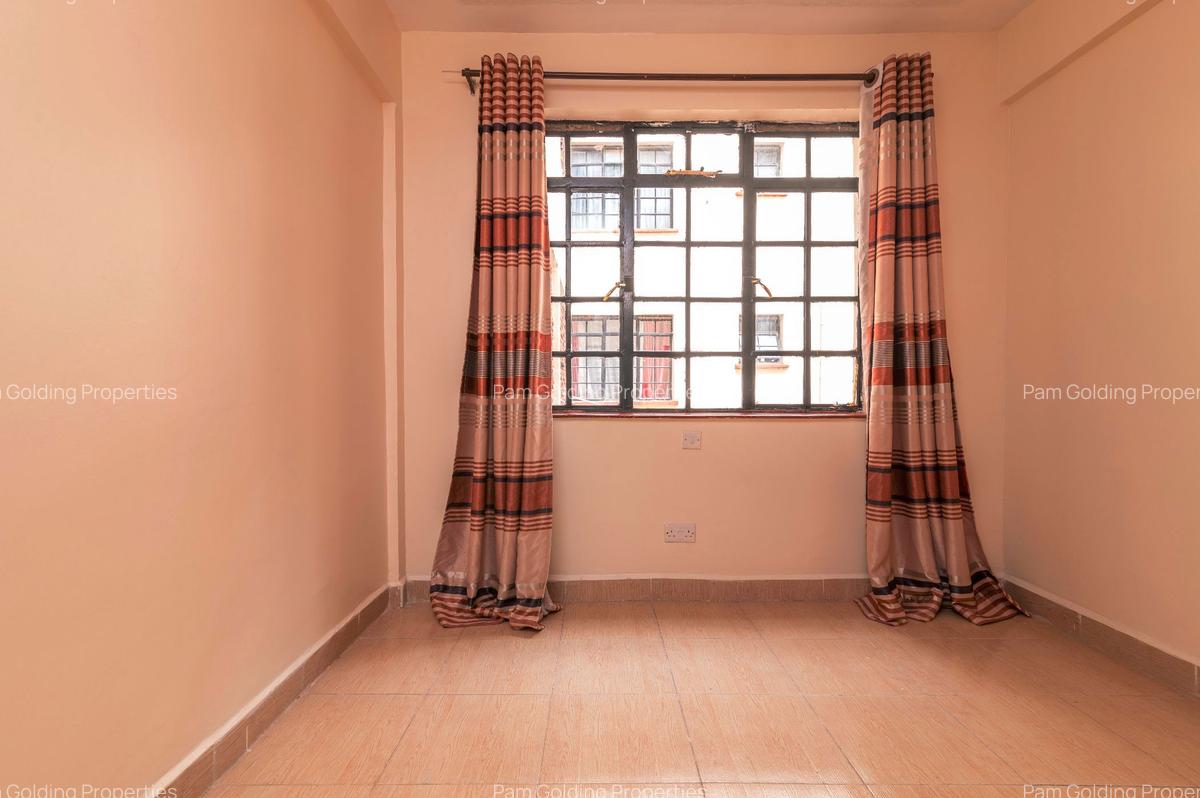 3 Bed Apartment with En Suite at Bejing Road - 8