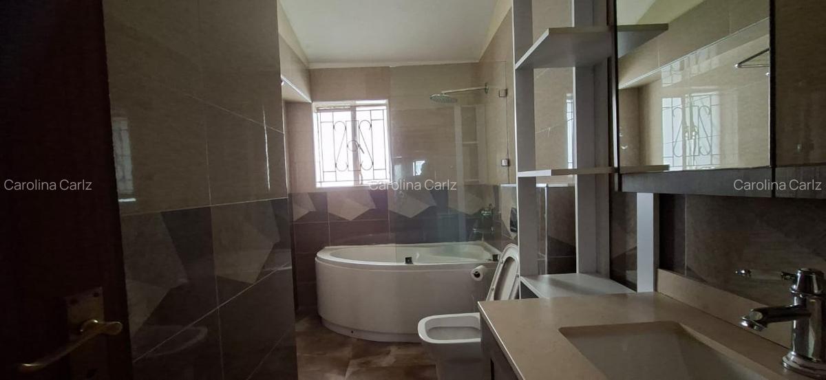 5 Bed Townhouse with En Suite at Brookside Drive - 14