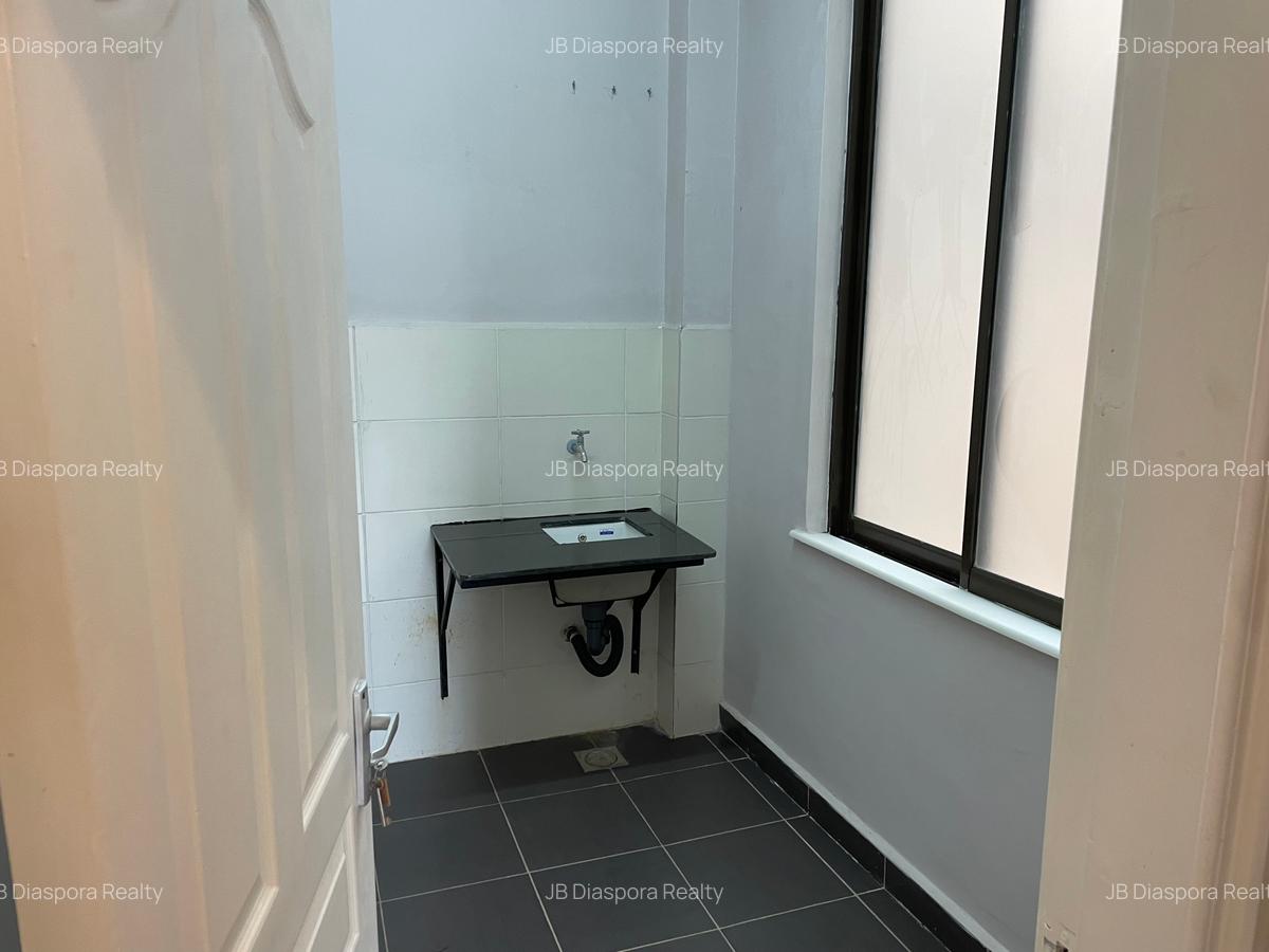 2 Bed Apartment with Gym at Lantana Road - 5