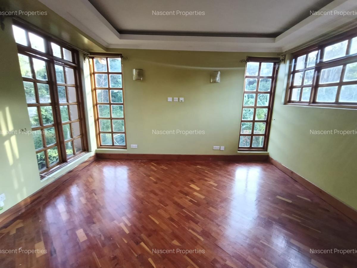 4 Bed House with En Suite in Runda - 9