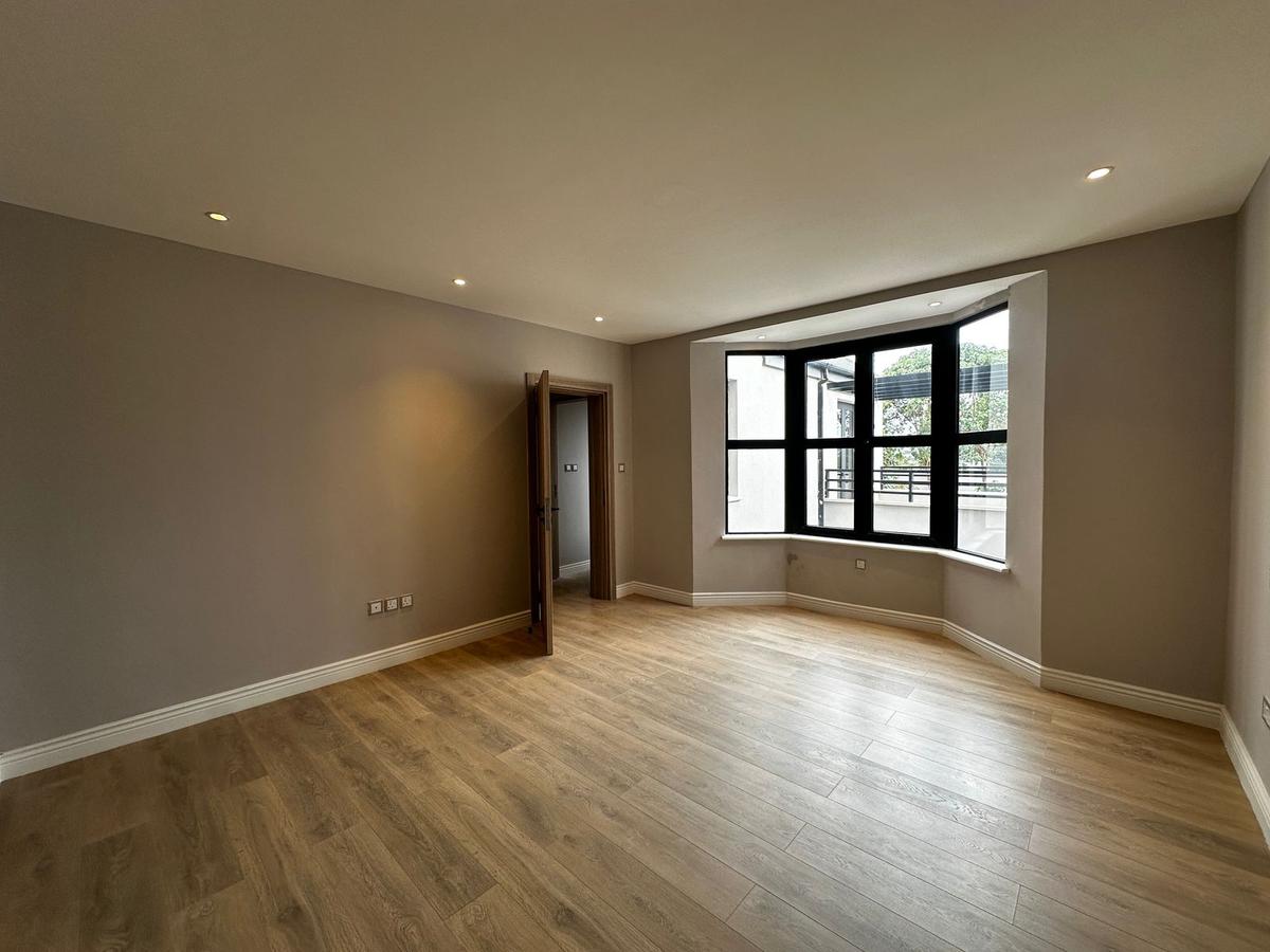 3 Bed Apartment with En Suite at Runda - 14