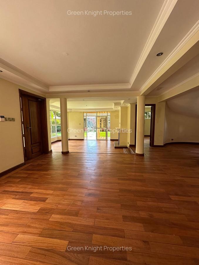 5 Bed Townhouse with En Suite in Lavington - 2