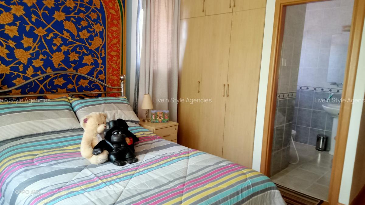 6 Bed House with En Suite in Runda - 10