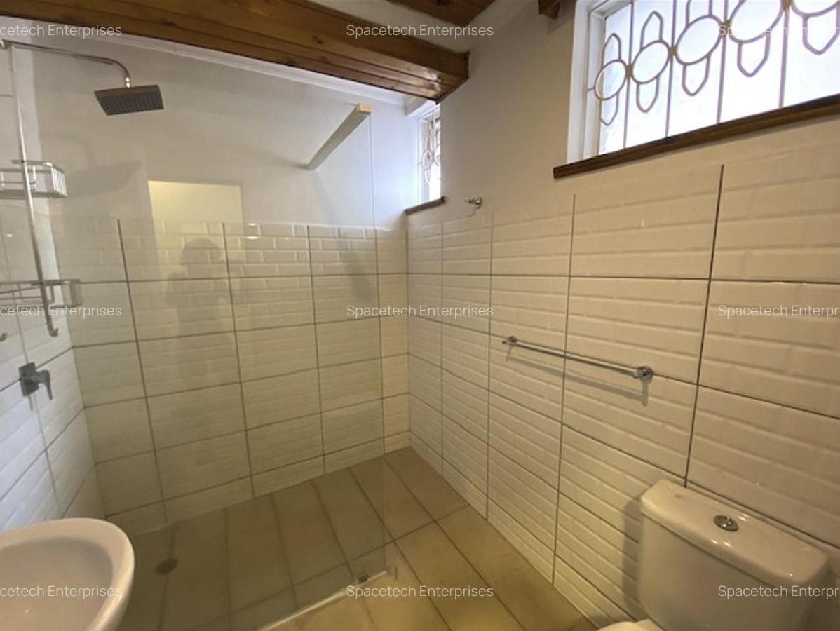 2 Bed House with En Suite in Gigiri - 13