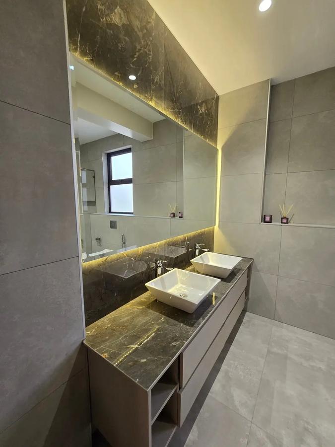 3 Bed Apartment with En Suite at Mbuuni Road - 15