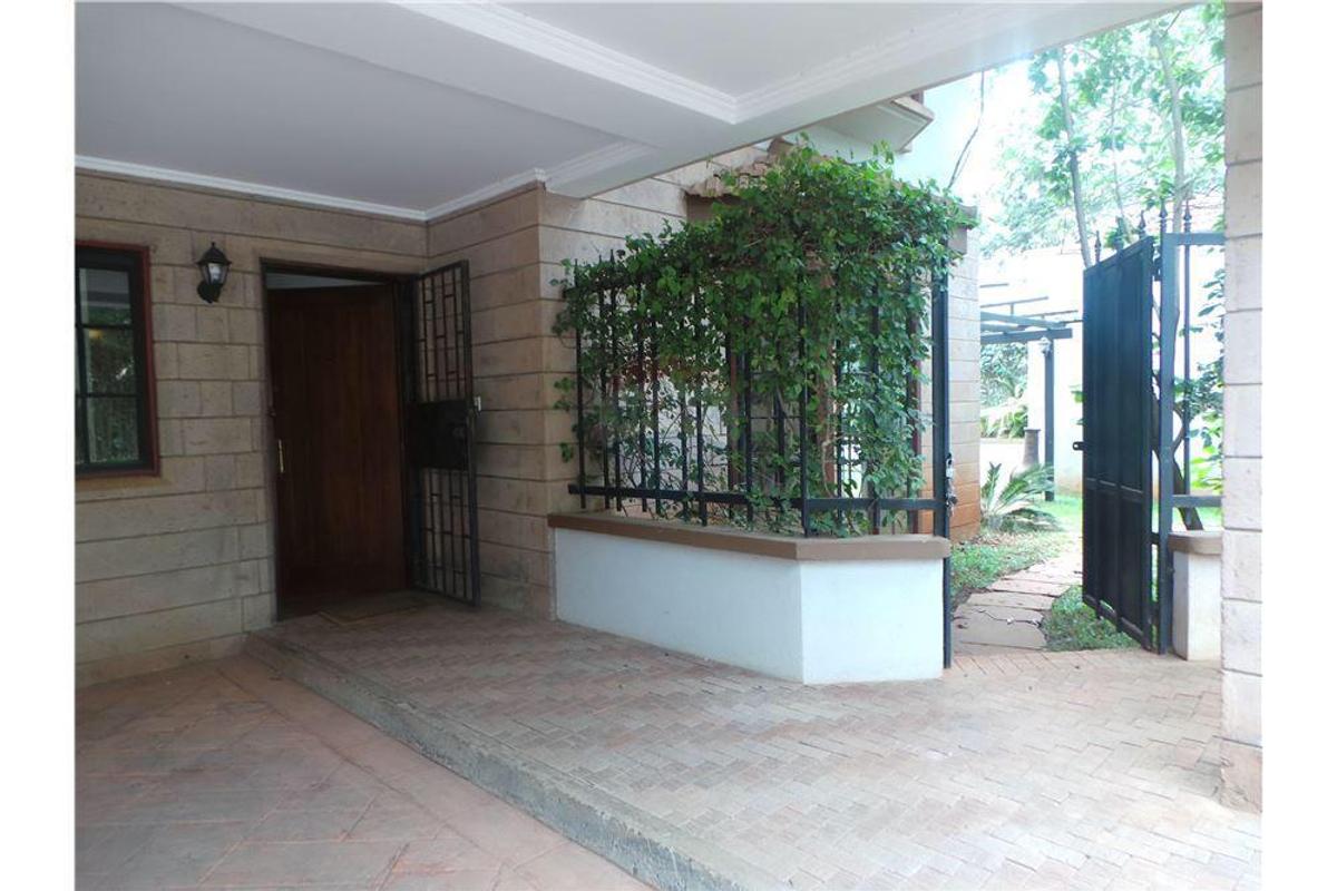 4 Bed Townhouse with En Suite in Westlands Area - 2