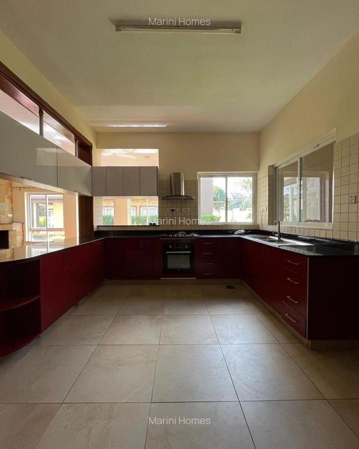 5 Bed Townhouse with En Suite in Lavington - 8