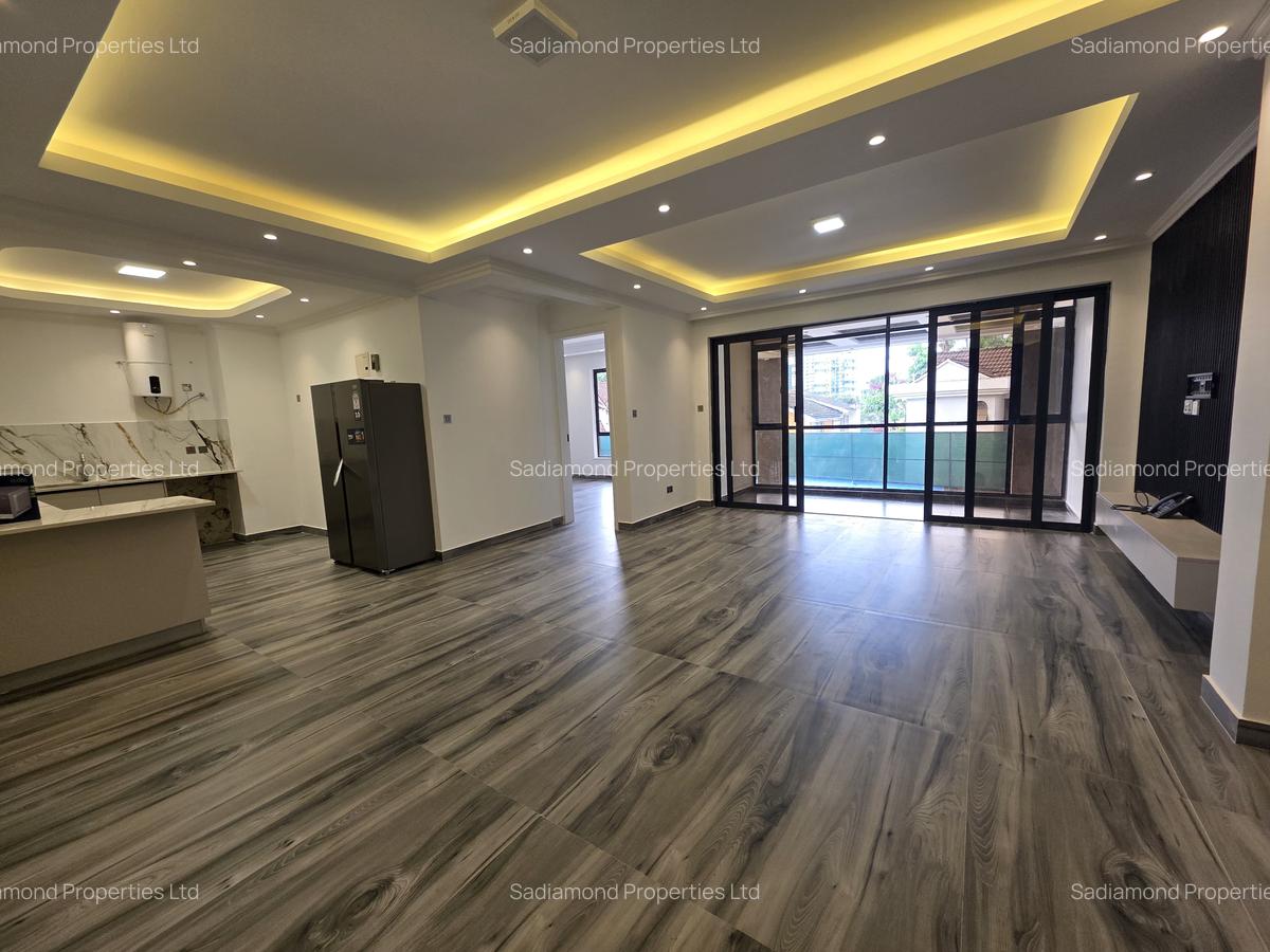 1 Bed Apartment with En Suite in Brookside - 2