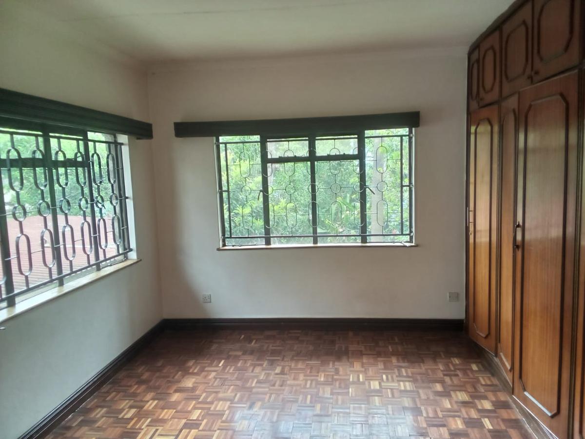 0.5 ac Office with Service Charge Included in Lavington - 13