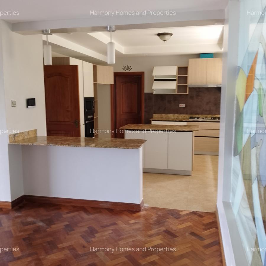 4 Bed Apartment with En Suite at Riverside - 3