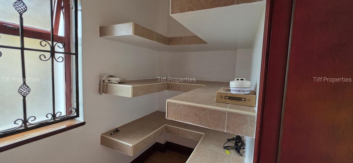 5 Bed Townhouse in Runda - 7