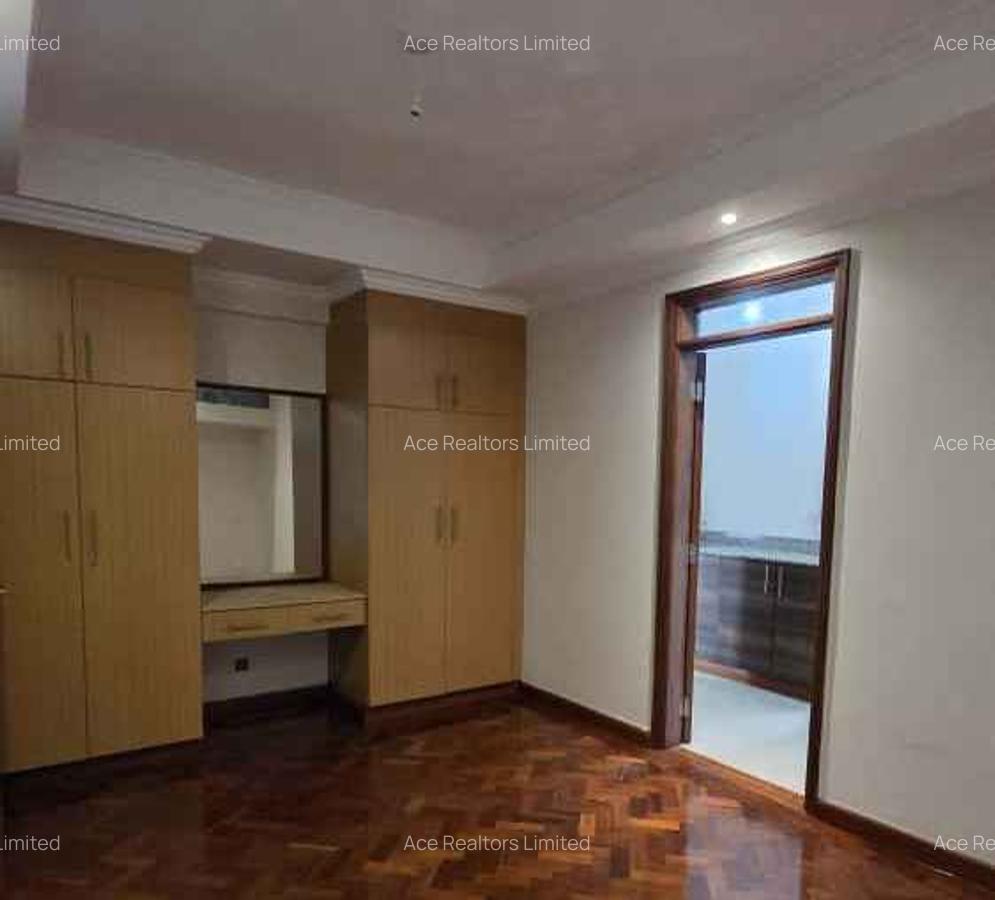 3 Bed Apartment with En Suite at Parklands - 9
