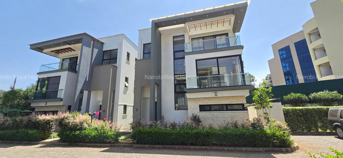5 Bed Townhouse with En Suite at Lavington Green - 1