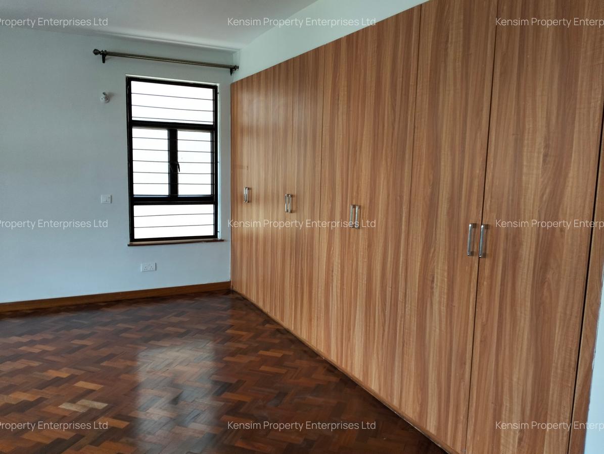 5 Bed Townhouse with En Suite in Lavington - 18