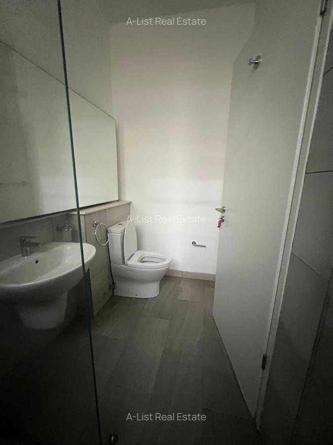 3 Bed Apartment with En Suite at Riverside Lane - 12