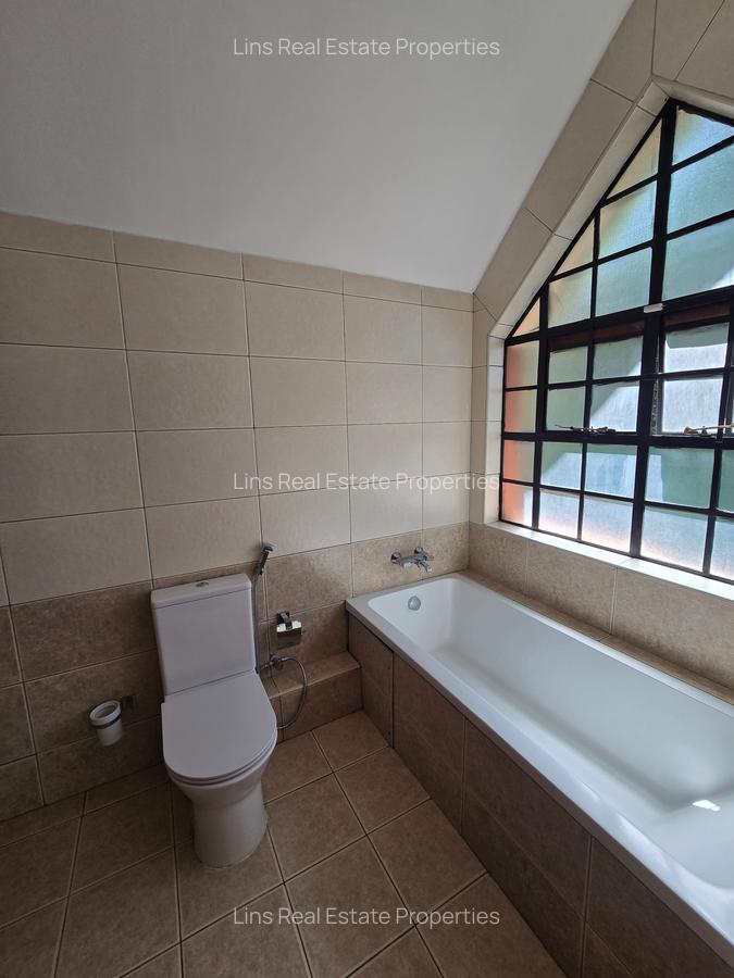 4 Bed Townhouse with En Suite in Lavington - 12