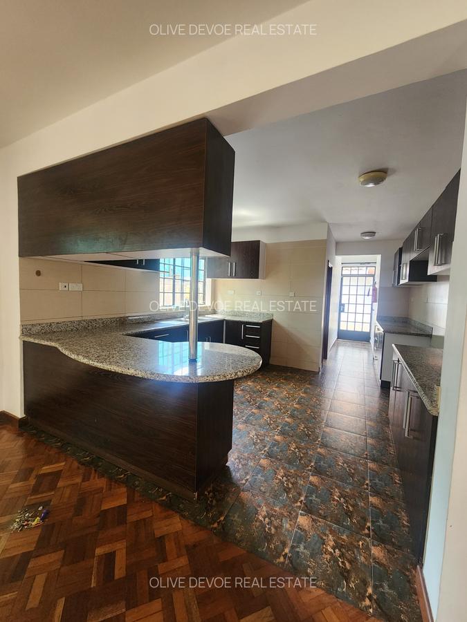 4 Bed Townhouse with En Suite in Lavington - 7