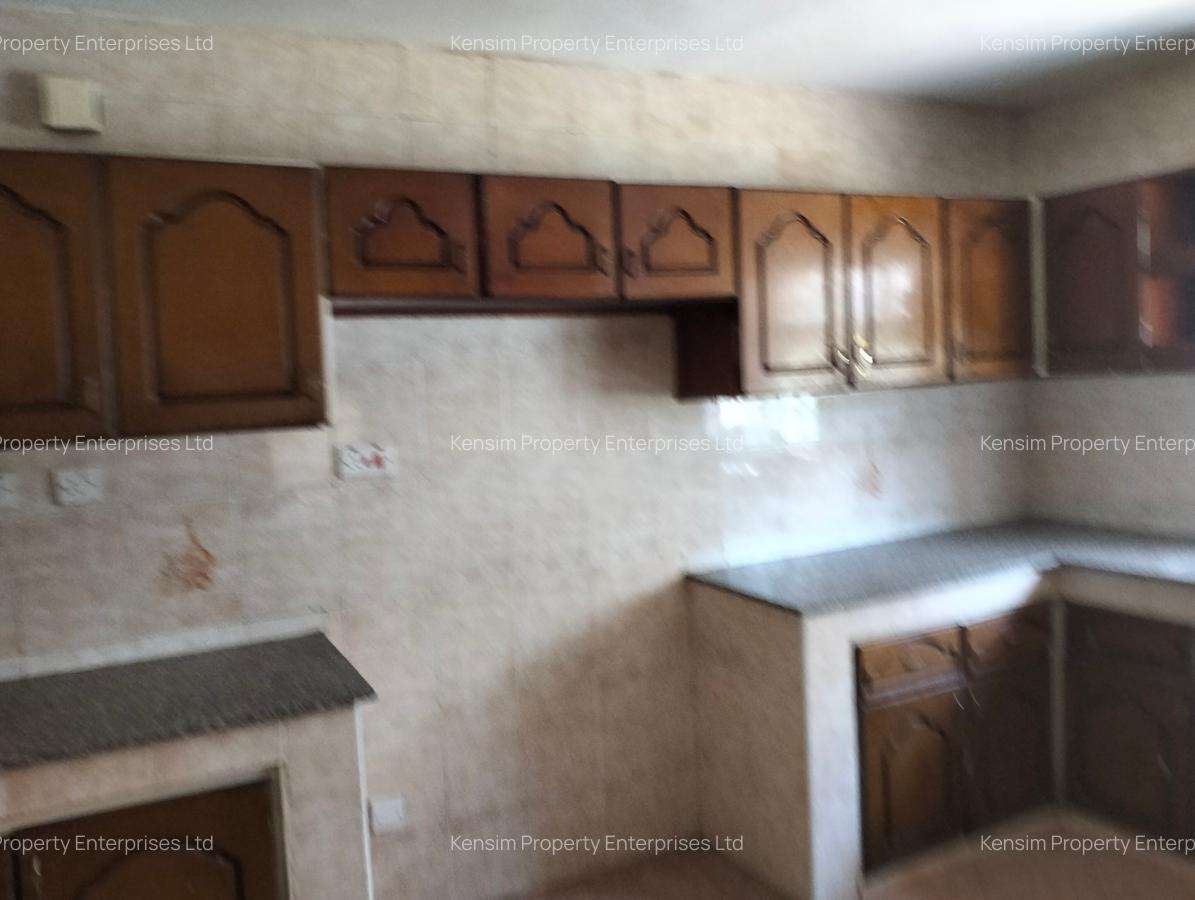 5 Bed Townhouse with En Suite in Lavington - 7