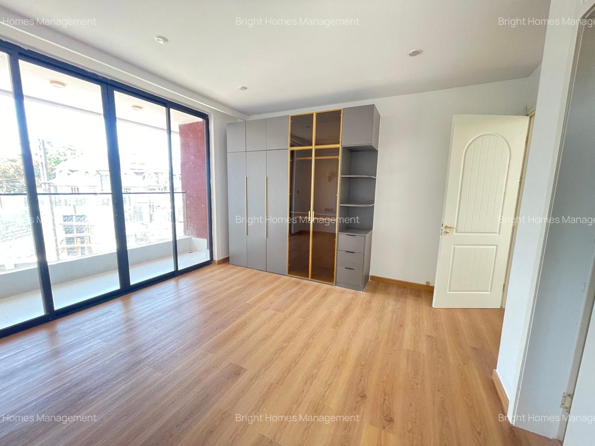 5 Bed Townhouse with En Suite in Lavington - 20