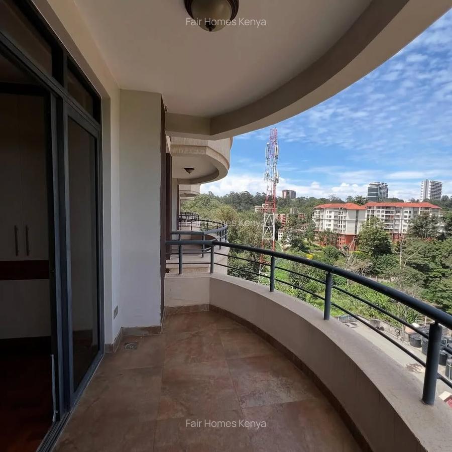 4 Bed Apartment with En Suite at Riverside Drive - 20