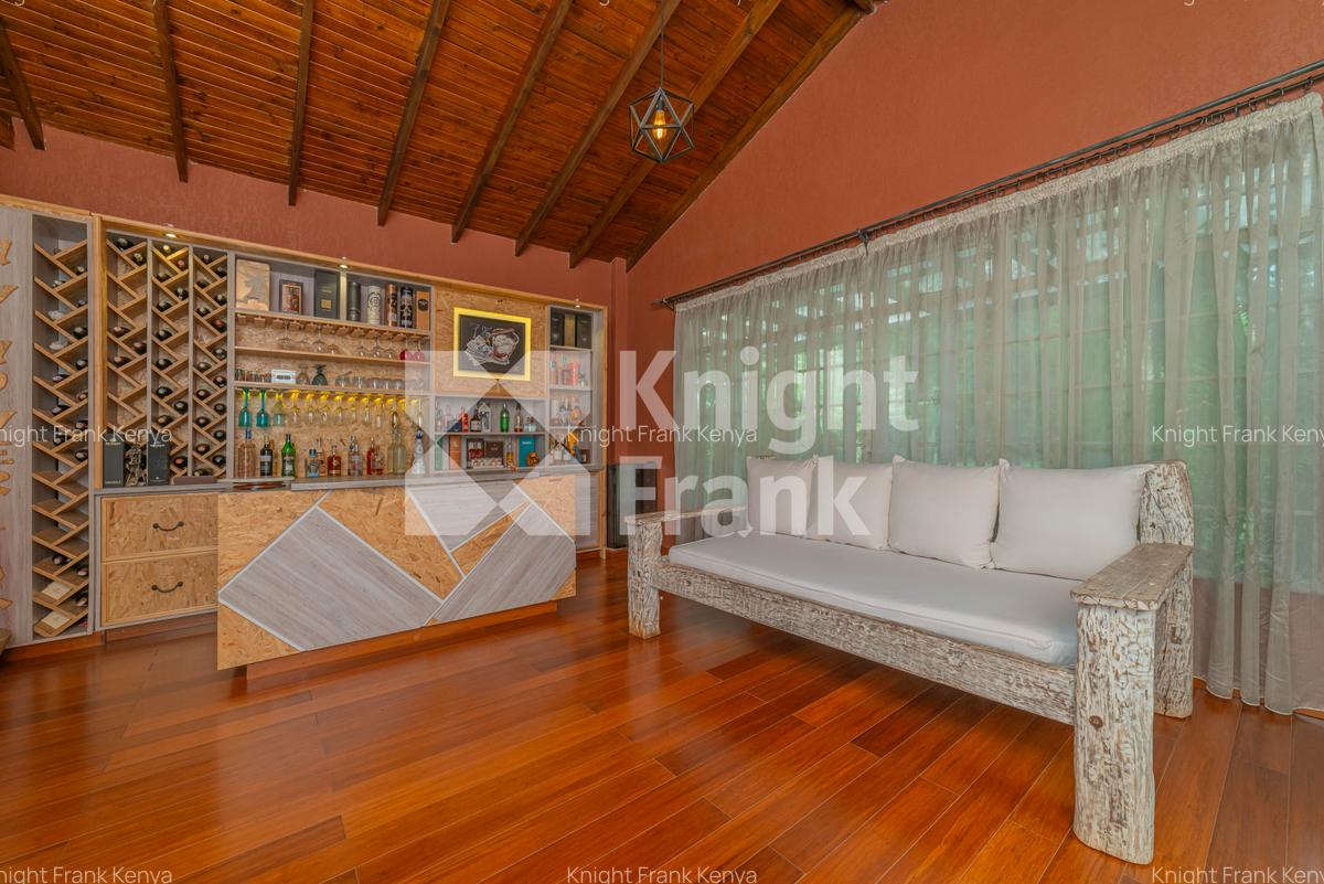 5 Bed House with En Suite at Warai - 6