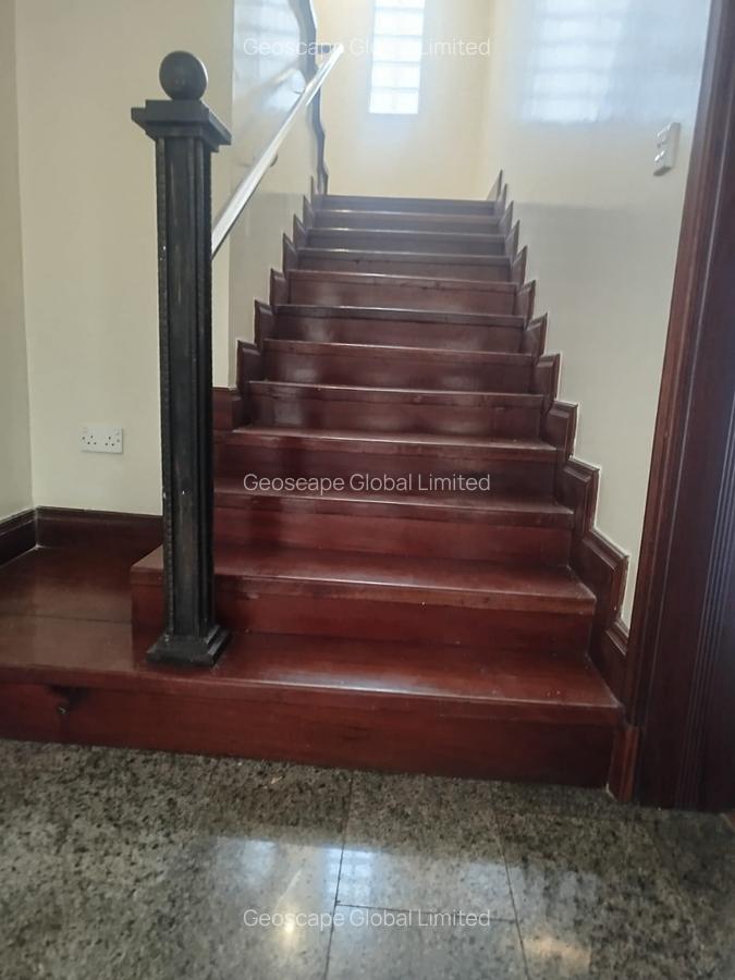 5 Bed House with En Suite in Kyuna - 10