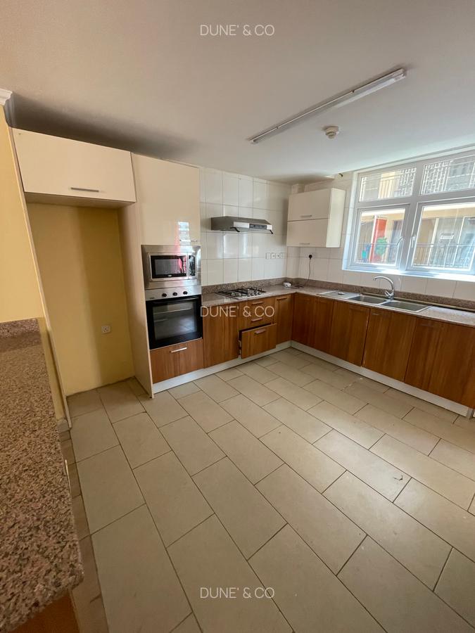 3 Bed Apartment with En Suite in Kilimani - 6