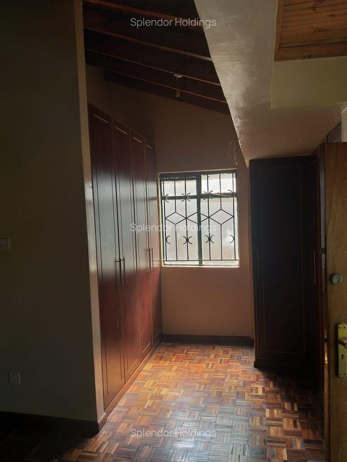 4 Bed Townhouse with En Suite in Lavington - 5