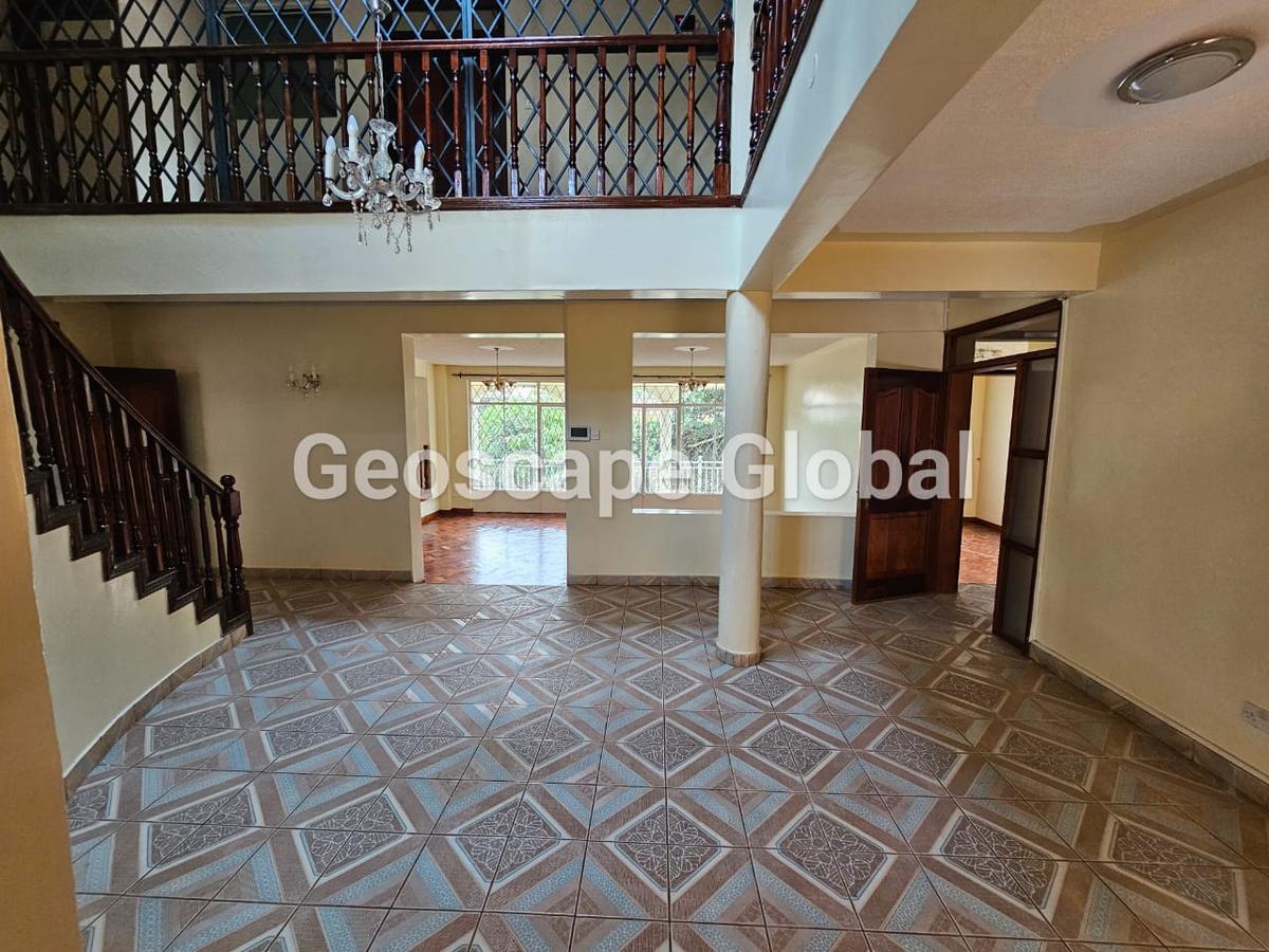 5 Bed House with En Suite in Runda - 3