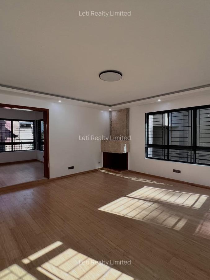 6 Bed Townhouse with En Suite in Lavington - 2