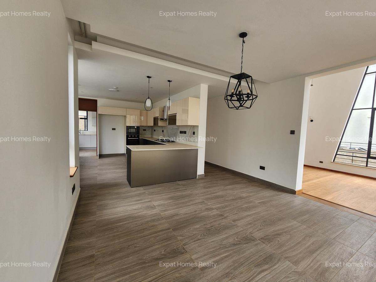 5 Bed Villa with En Suite in Lavington - 11