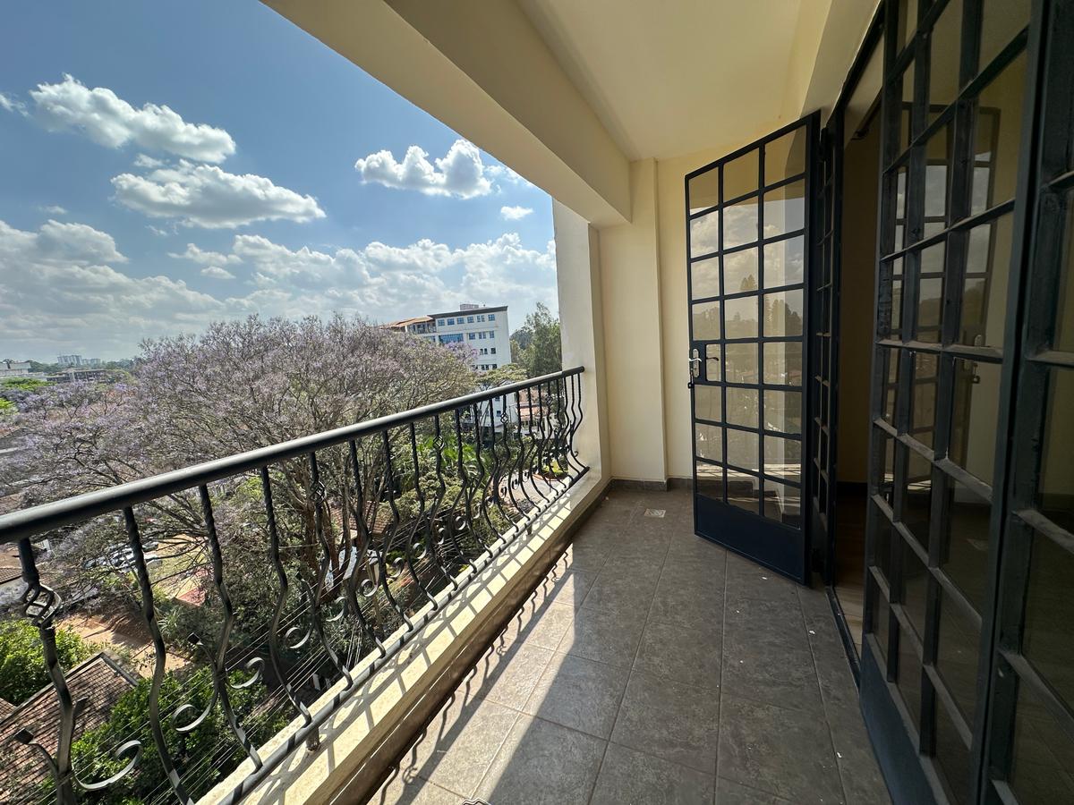 Serviced 2 Bed Apartment with En Suite in Westlands Area - 13