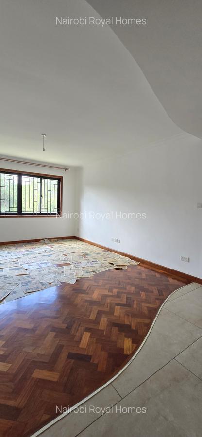 6 Bed Townhouse with En Suite at Lavington Green - 12