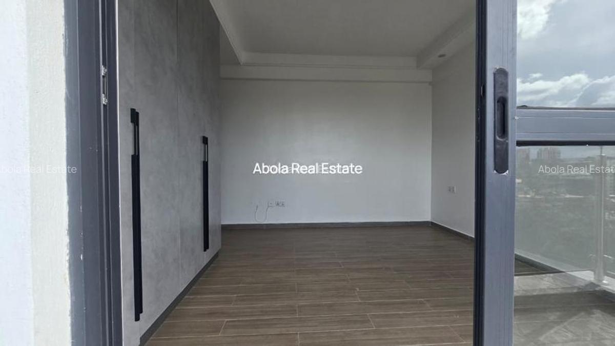 2 Bed Apartment with En Suite in Riverside - 4