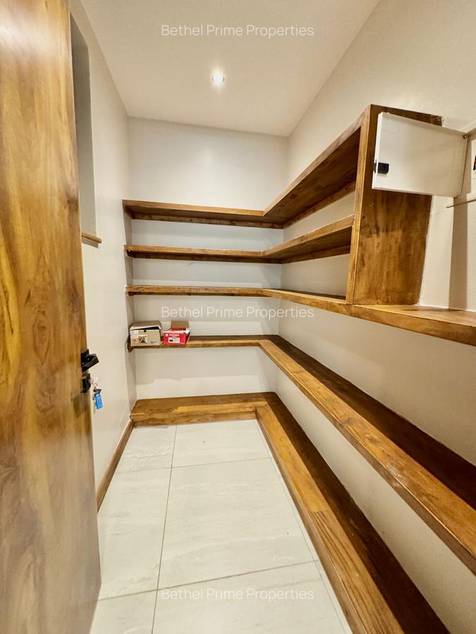 4 Bed Apartment with En Suite in Spring Valley - 12