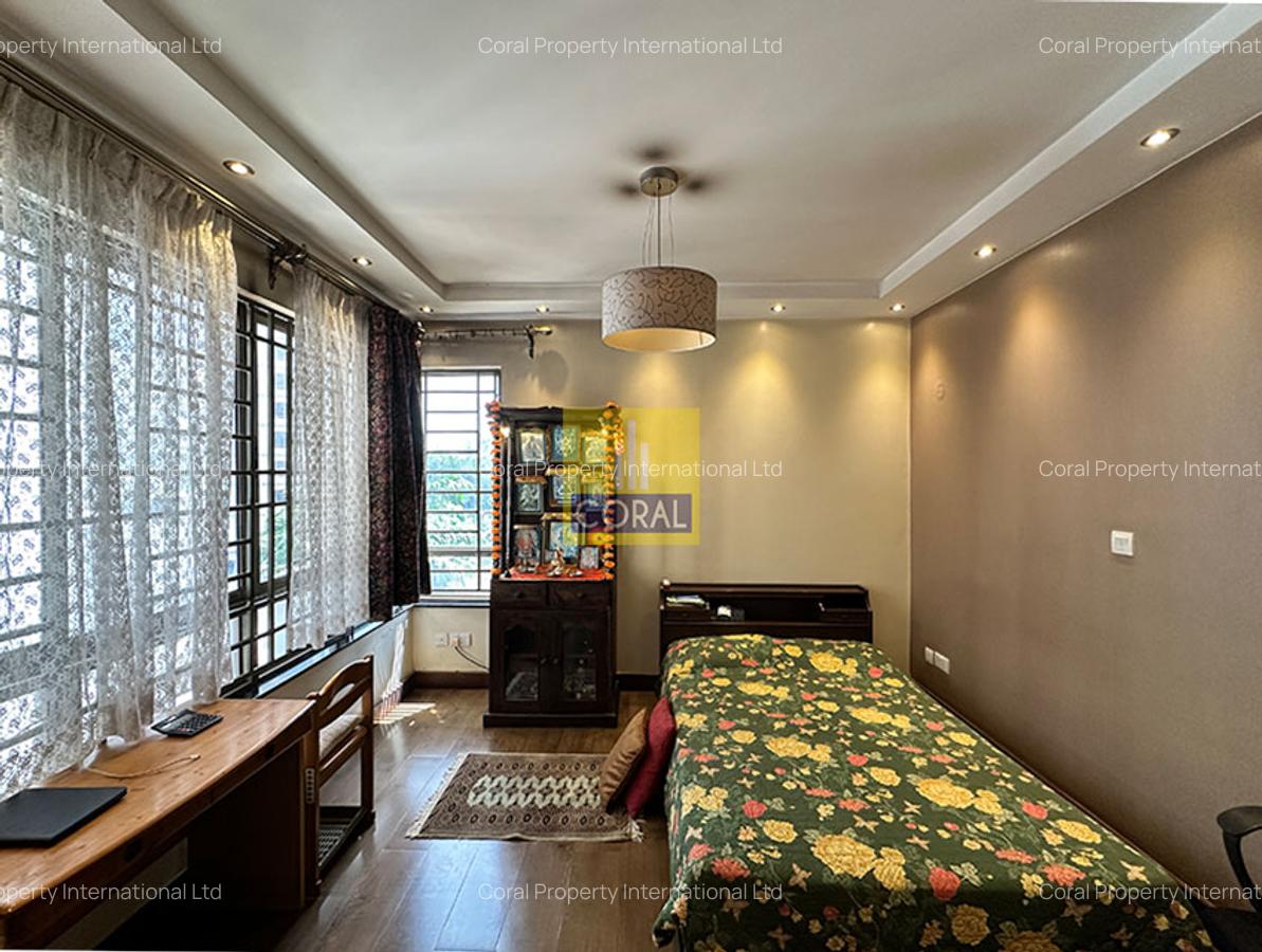 4 Bed Apartment with Borehole in Parklands - 14