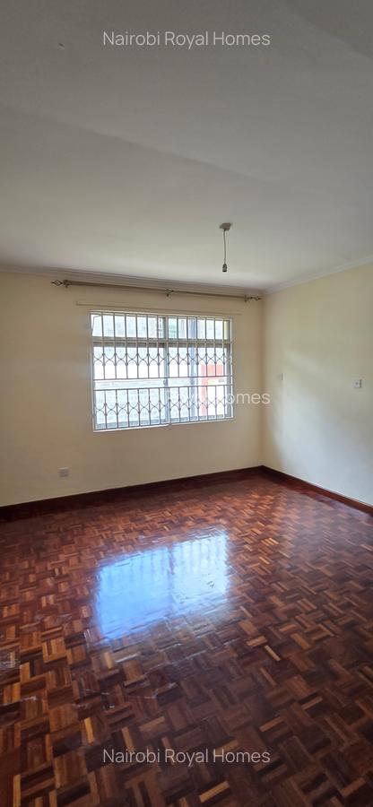 5 Bed Townhouse with En Suite at Lavington Green - 18