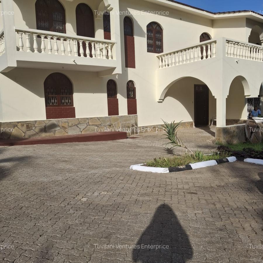 4 Bed Villa with En Suite at Nyali Mombasa - 8