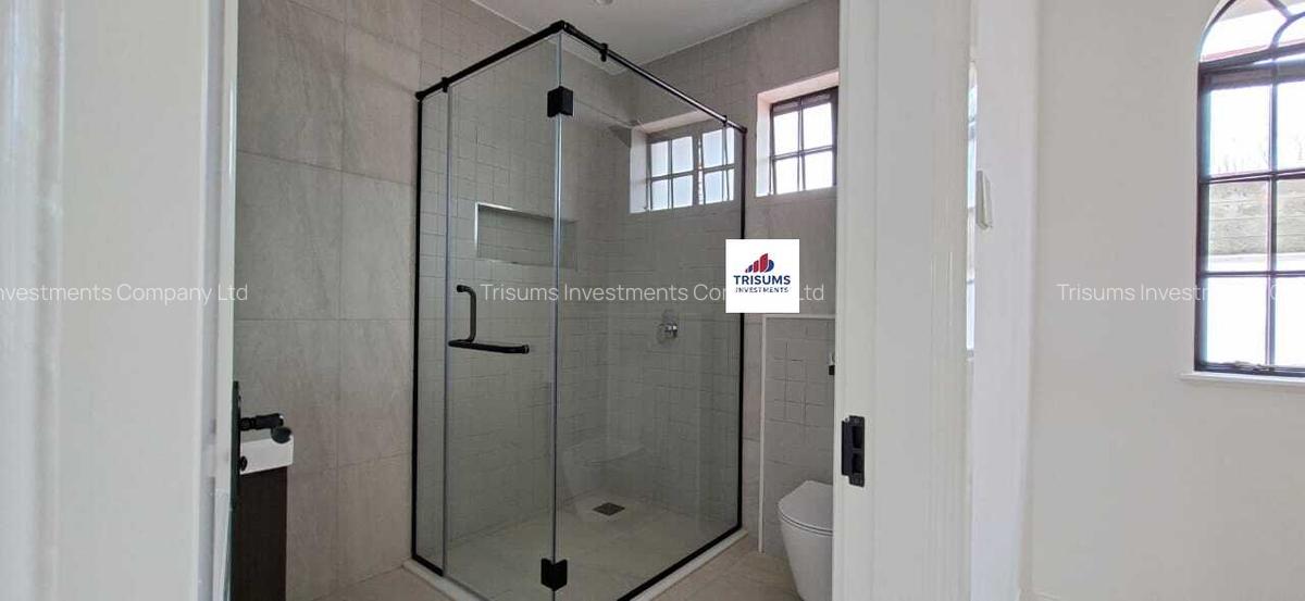 4 Bed House with En Suite in Westlands Area - 18