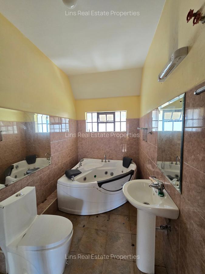 5 Bed Townhouse with En Suite in Brookside - 17