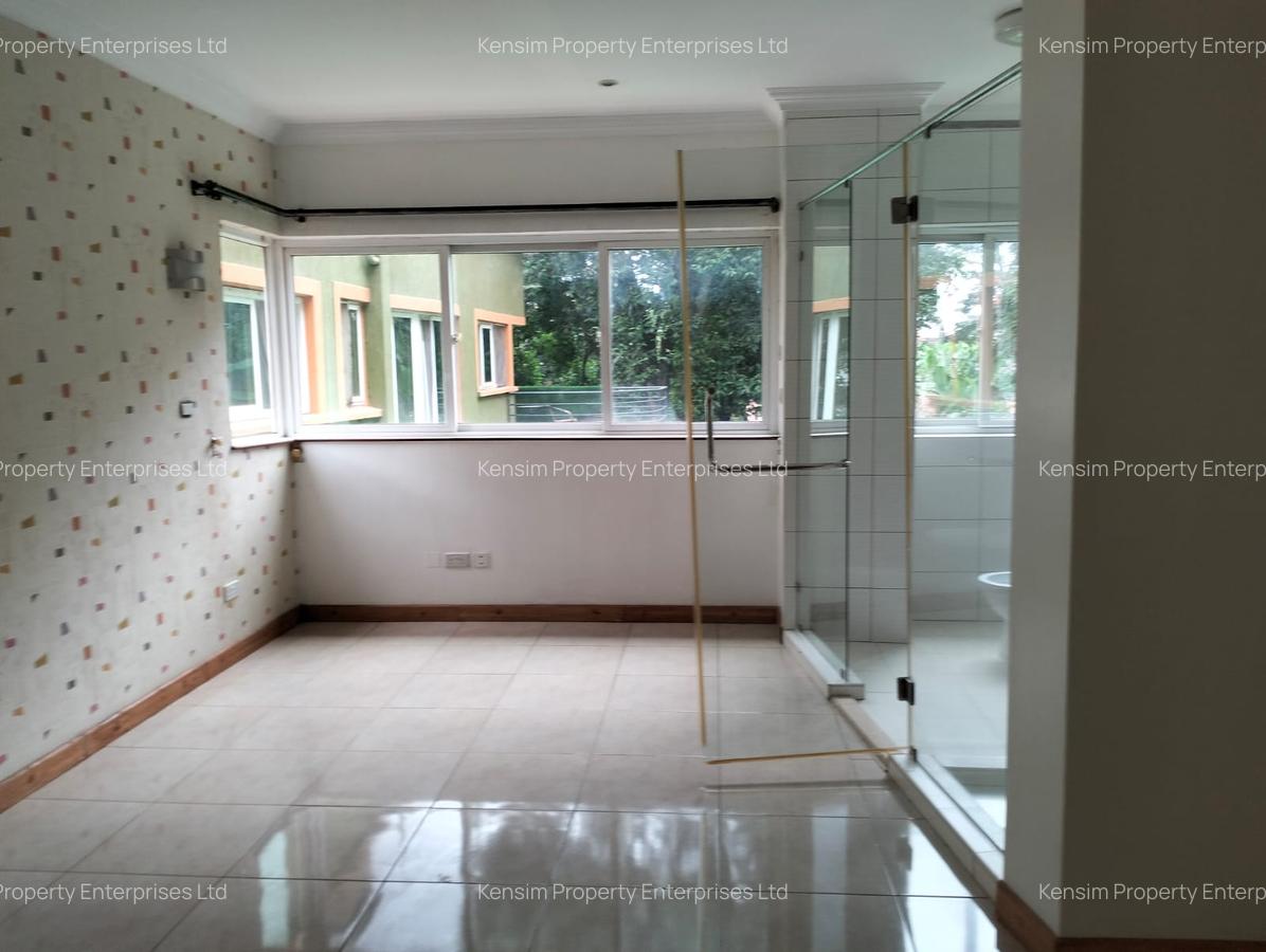 4 Bed Townhouse with En Suite in Riverside - 12