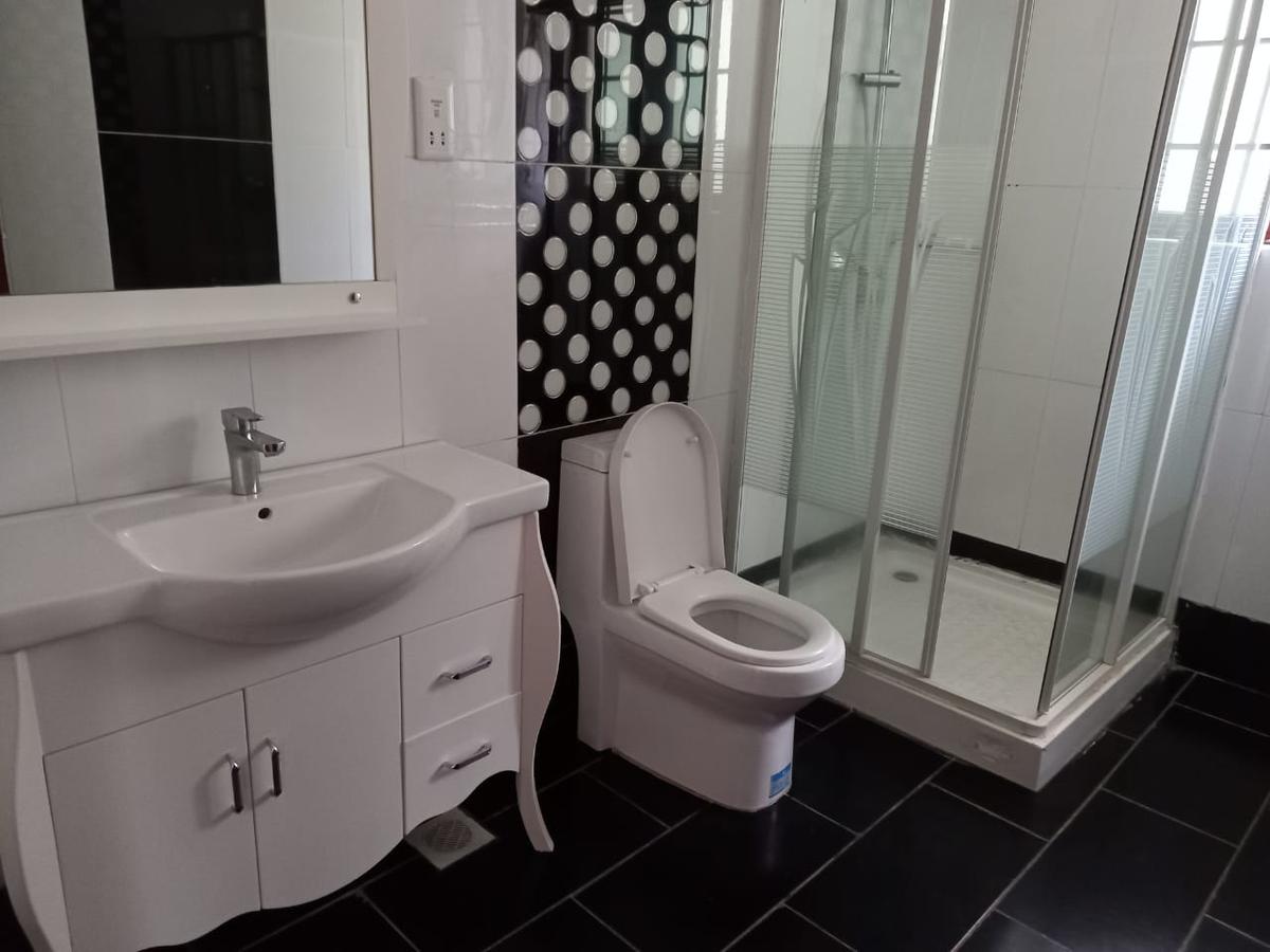 5 Bed Townhouse with En Suite in Runda - 15