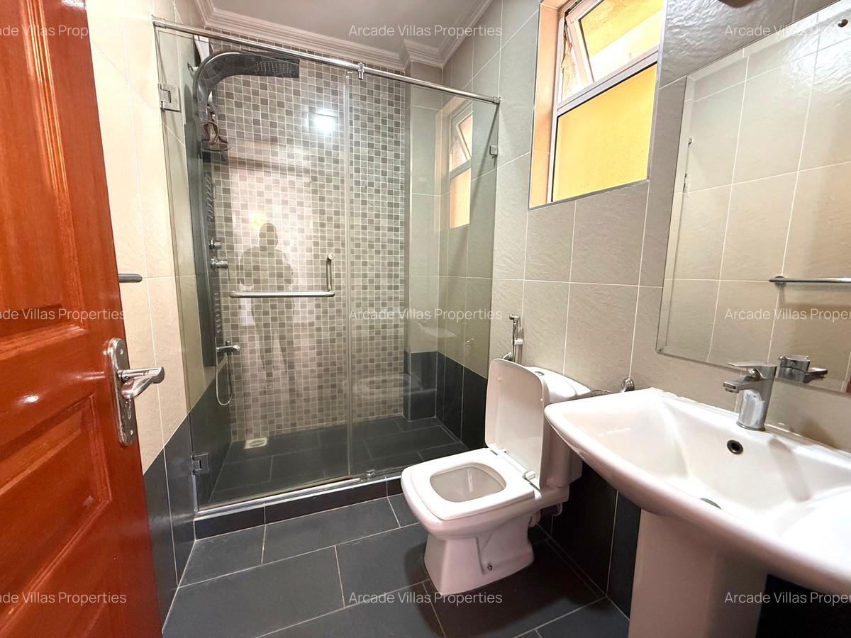 3 Bed Apartment with En Suite in Riverside - 8