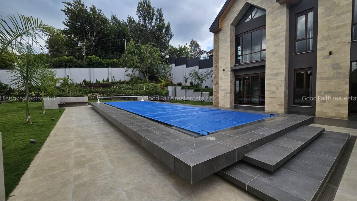 5 Bed House with En Suite in Runda - 2