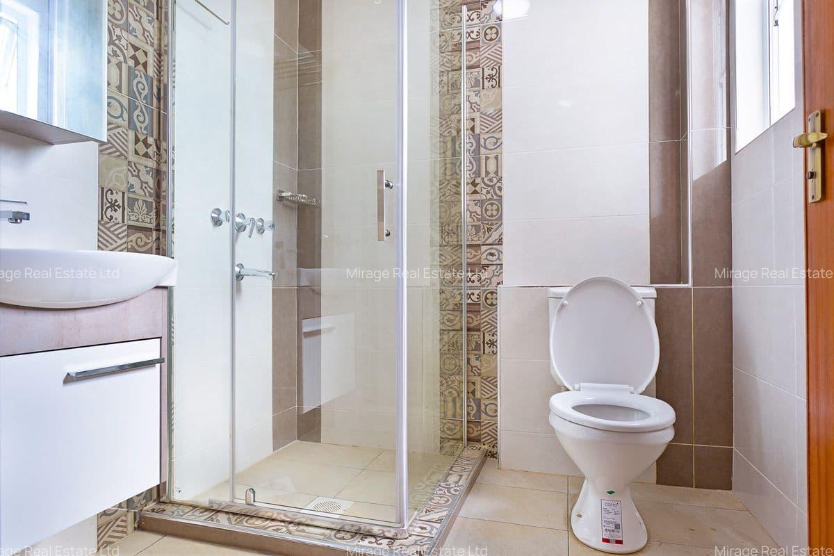 3 Bed Apartment with Gym in Garden Estate - 10