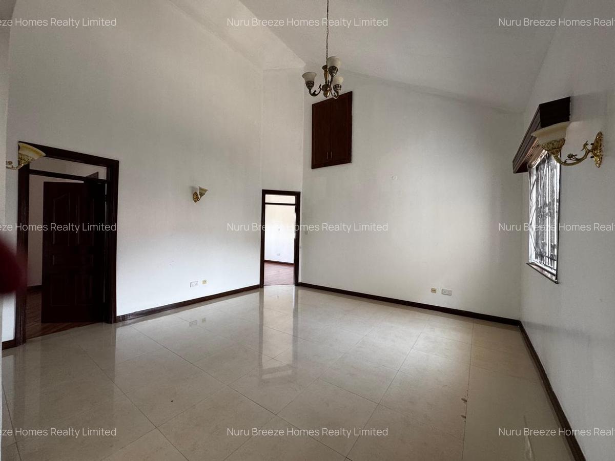 4 Bed Townhouse with En Suite in Westlands Area - 11